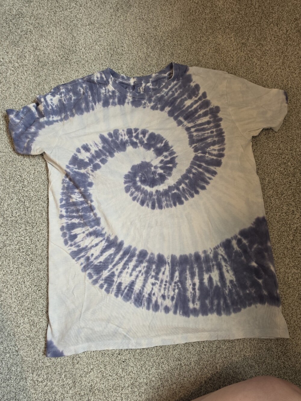 Tie-Dye Spiral Tee in Blue and White